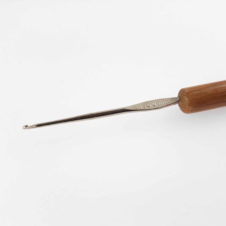 Szydełko stalowe z drewnianą rączką 1,60 mm SKC