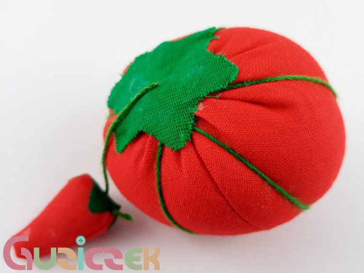 Poduszka do szpilek pomidorek 4x5 cm