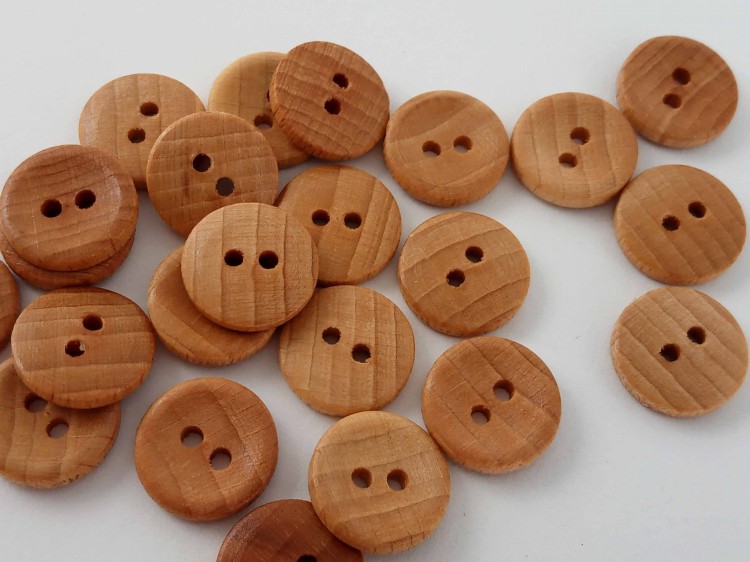 Guzik drewniany 15mm lakierowany