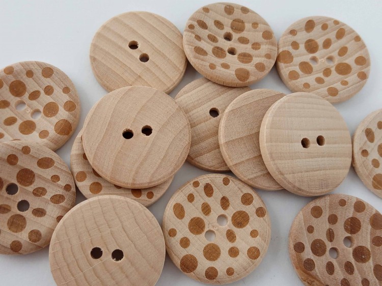 Guzik drewniany 28mm surowy